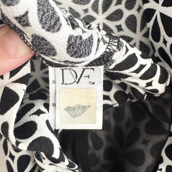 DVF "Soleil" Printed Crepe Romper, size 8 - Picture 8 of 12